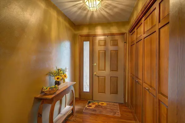 182 Hickory Court, Oregon, WI 53575