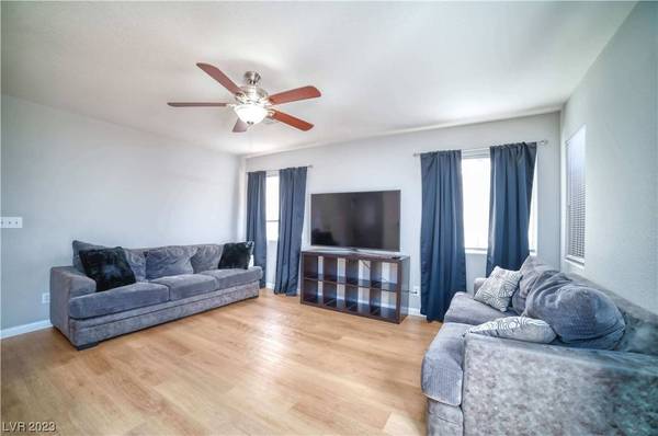 6717 Snake River Avenue, Las Vegas, NV 89130