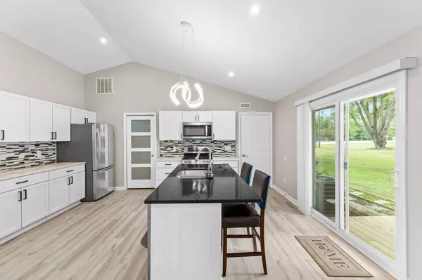 8452 W 87th ST, Indianapolis, IN 46278