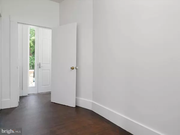 5029 QUEENSBERRY AVE, Baltimore, MD 21215