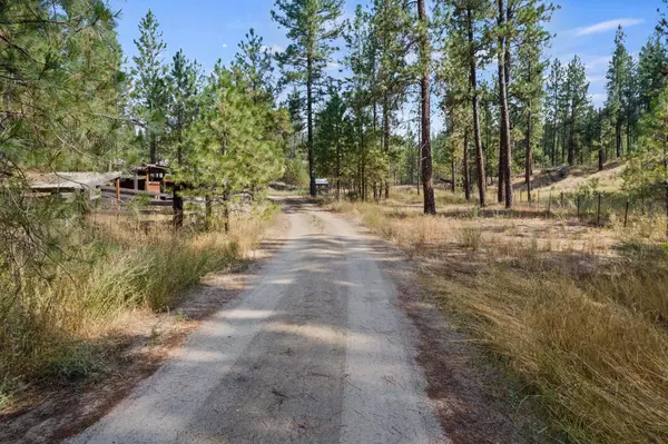 6226 W Whitmore Hill Rd, Deer Park, WA 99006