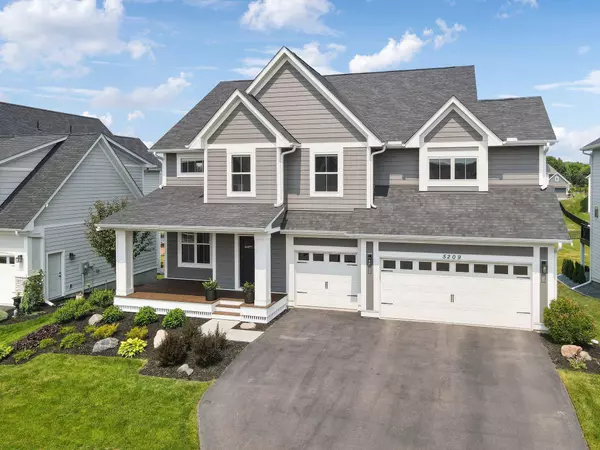 5209 Boulder DR, Chaska, MN 55318