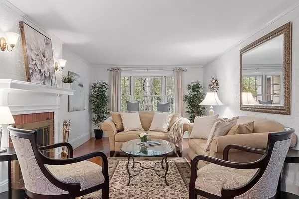 2 High Plain Rd, Andover, MA 01810