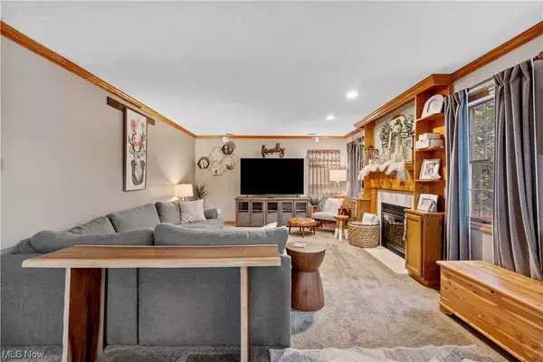 6465 Harborview AVE NW, Canton, OH 44718