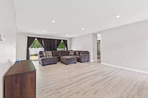 8452 W 87th ST, Indianapolis, IN 46278