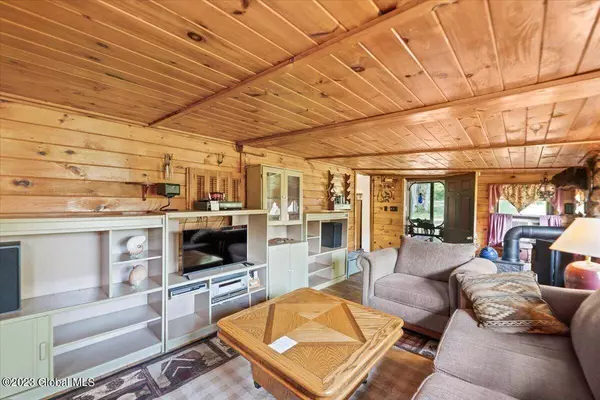 24 Sullivan Way, Minerva, NY 12851