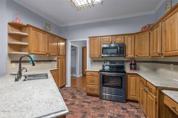 2098 Woodlake Drive, Benton, LA 71006