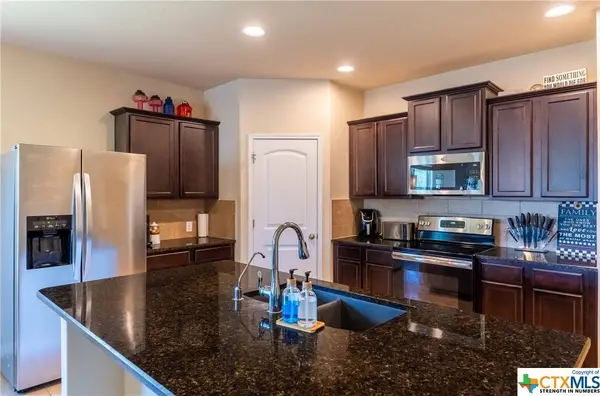 734 Cornflower CT, New Braunfels, TX 78130