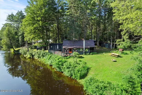 24 Sullivan Way, Minerva, NY 12851