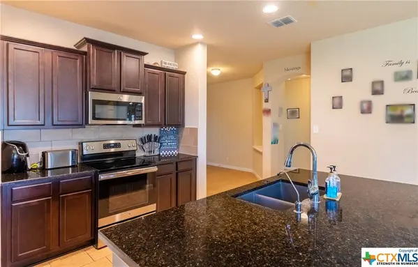 734 Cornflower CT, New Braunfels, TX 78130