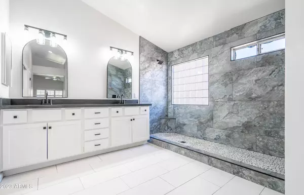 4058 E VISTA Drive, Phoenix, AZ 85032