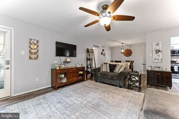 725 SEDGEWICK CT, Sewell, NJ 08080