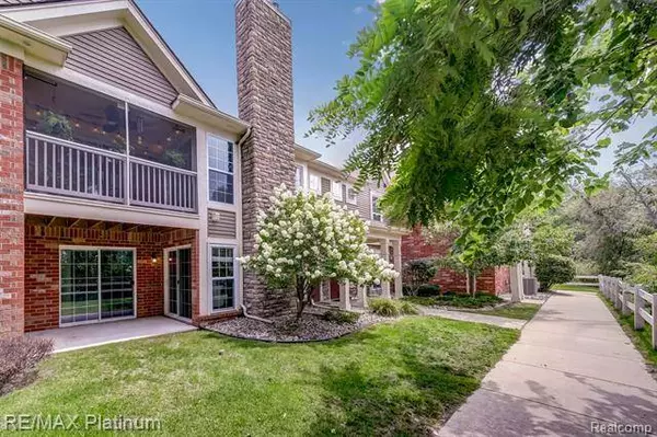 4354 Deeside Drive, Brighton, MI 48116