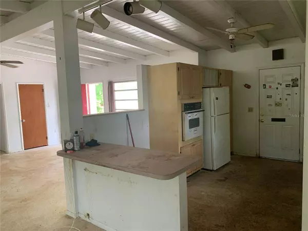 2448 FOSTER LN, Sarasota, FL 34239