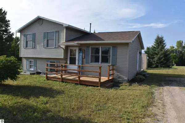 2013 Sparling Road, Kingsley, MI 49649