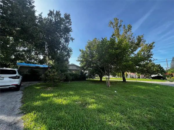 9780 PARK LAKE DR N, Pinellas Park, FL 33782