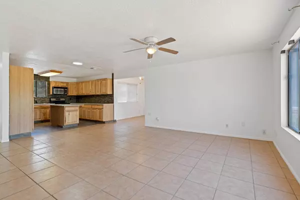 855 N Paradise LN, Apple Valley, UT 84737