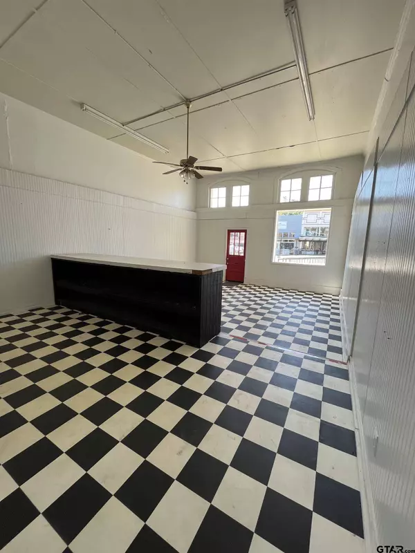 129 W Duval St, Troup, TX 75789