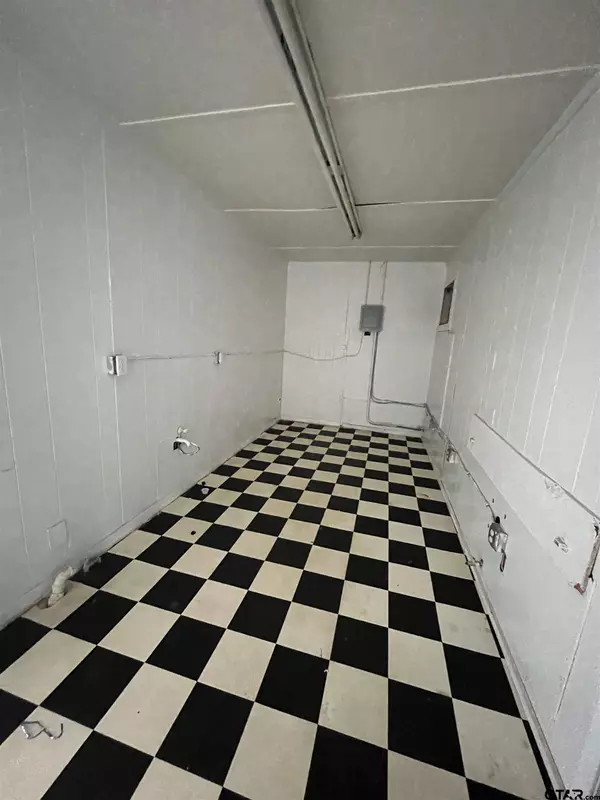 129 W Duval St, Troup, TX 75789