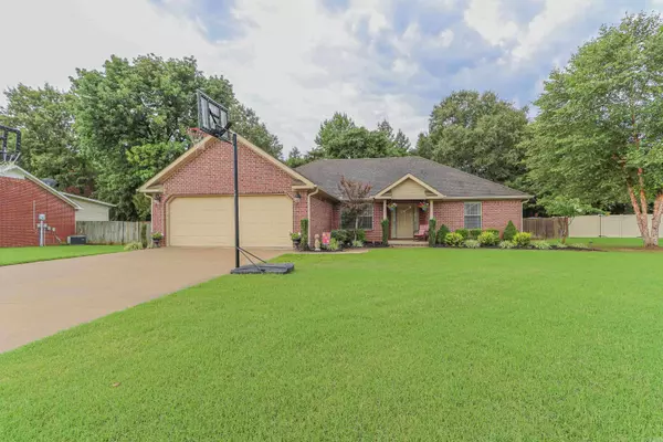 7404 Deerwood Drive, Paragould, AR 72450
