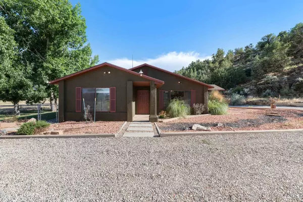 855 N Paradise LN, Apple Valley, UT 84737