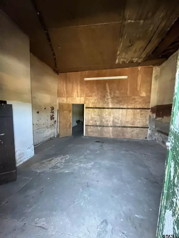 129 W Duval St, Troup, TX 75789