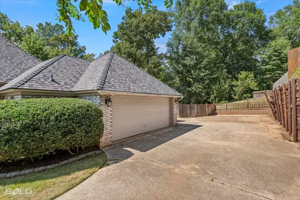 329 Dogwood South Lane, Haughton, LA 71037