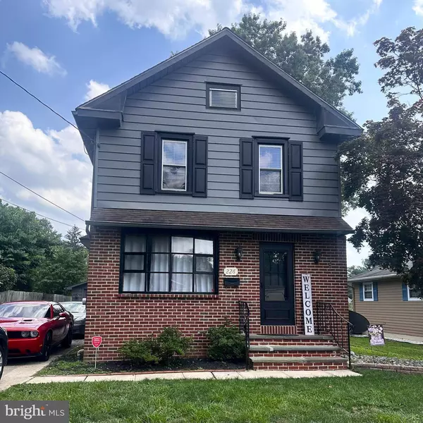 226 W CENTRAL AVE, Blackwood, NJ 08012