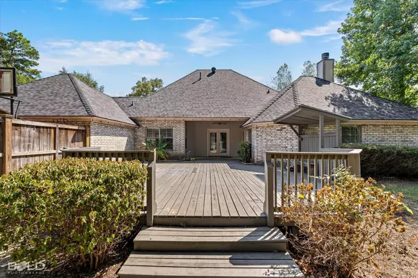 329 Dogwood South Lane, Haughton, LA 71037