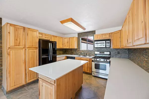 855 N Paradise LN, Apple Valley, UT 84737