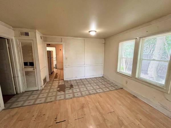 1007 Plymouth LN, Mchenry, IL 60051