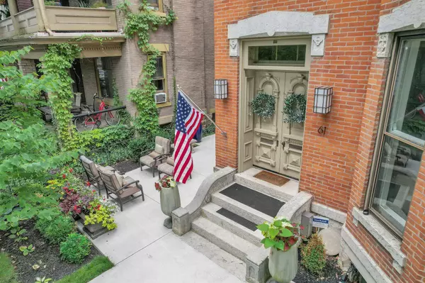61 W 2nd Avenue, Columbus, OH 43201