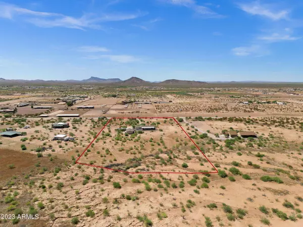 45746 W J-1 RANCH Road, Wickenburg, AZ 85390