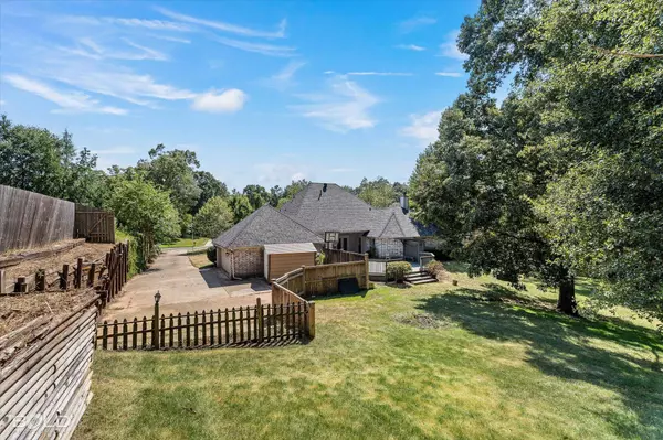 329 Dogwood South Lane, Haughton, LA 71037