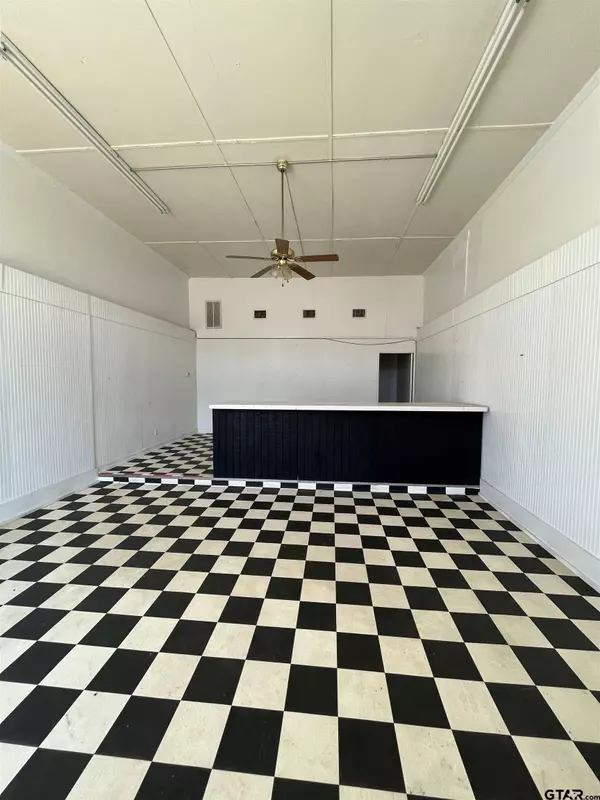 129 W Duval St, Troup, TX 75789