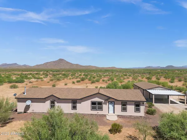 45746 W J-1 RANCH Road, Wickenburg, AZ 85390