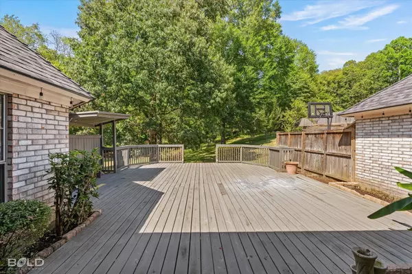 329 Dogwood South Lane, Haughton, LA 71037