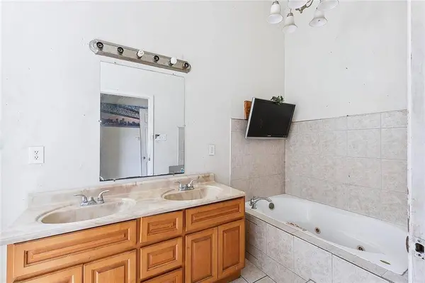 8326 GREEN ST, New Orleans, LA 70118