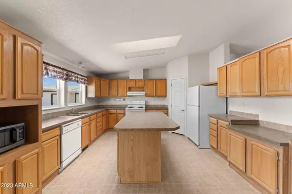 45746 W J-1 RANCH Road, Wickenburg, AZ 85390