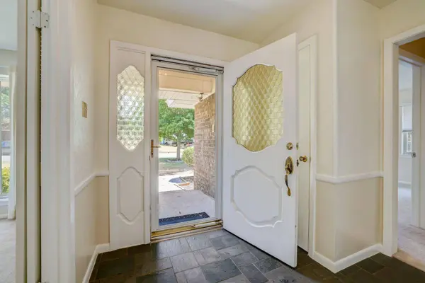 3917 Golden Oaks Drive, Haltom City, TX 76117