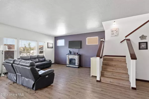 12318 W Farnsworth Ave, Post Falls, ID 83854