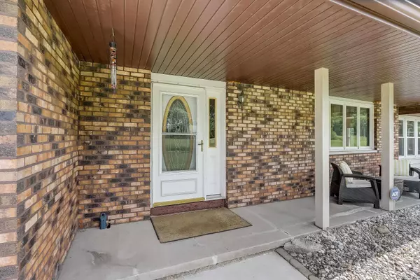 5460 Ridge Road, Marshall, WI 53559