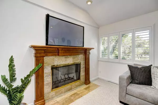 5676 Val Verde RD, Loomis, CA 95650