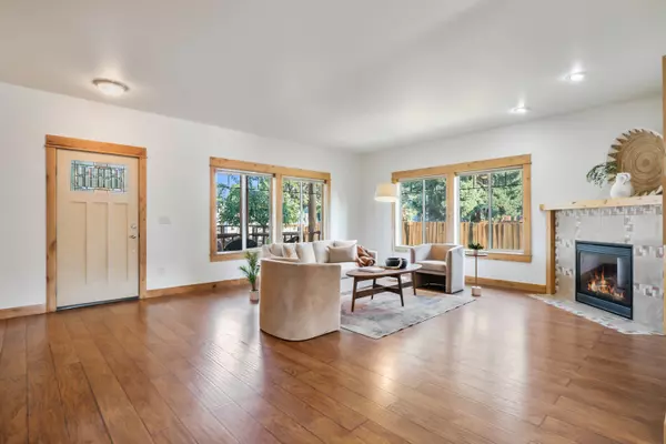 210 N Maple St, Sisters, OR 97759