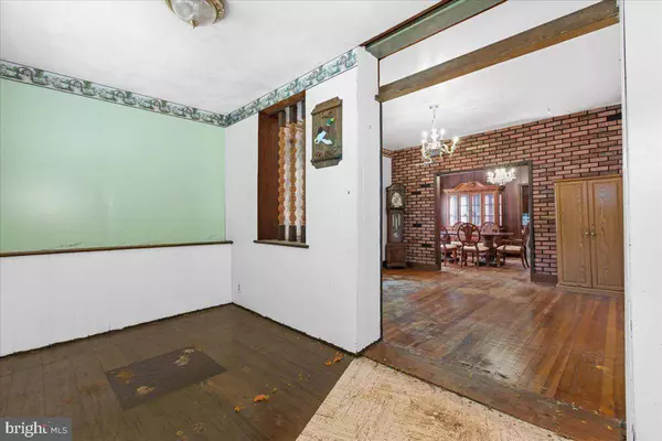 2215 SULPHUR SPRING RD, Halethorpe, MD 21227