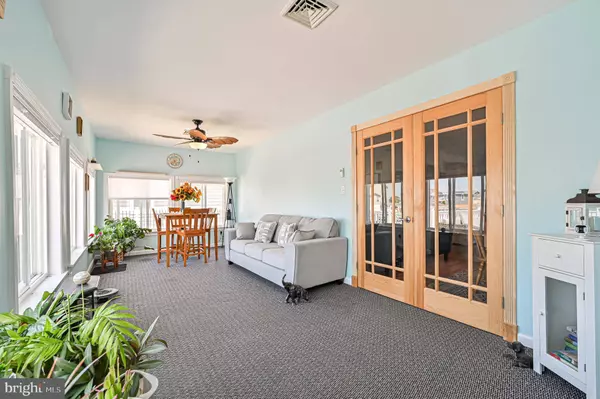 132 S FORECASTLE DR, Tuckerton, NJ 08087