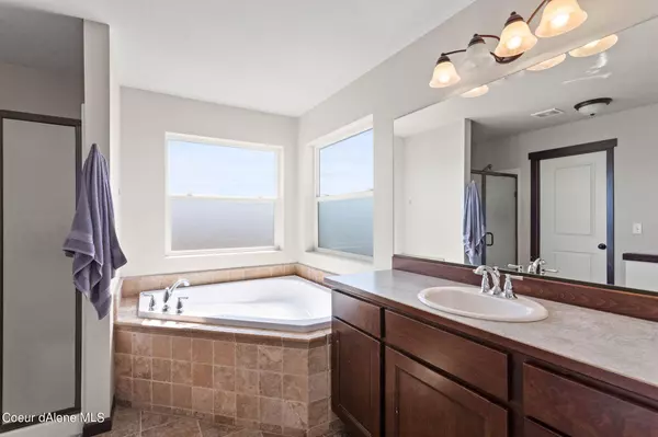 12318 W Farnsworth Ave, Post Falls, ID 83854