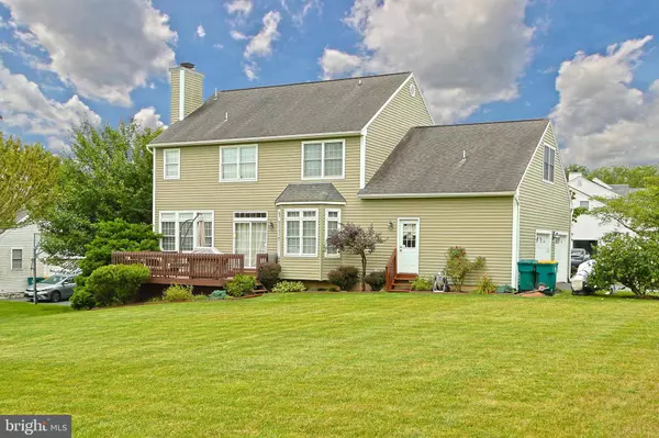 1571 TOURSDALE DR, Easton, PA 18045