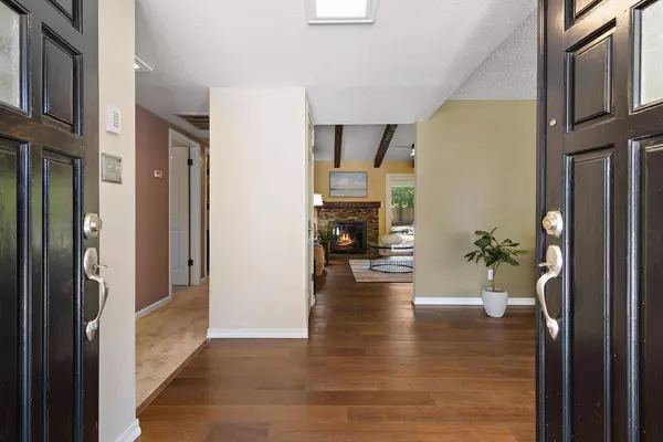 6611 Benham WAY, Sacramento, CA 95831