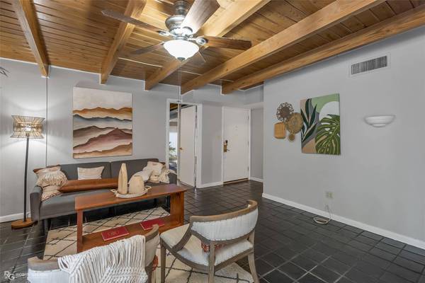 327 Meadowbrook Lane, Shreveport, LA 71105